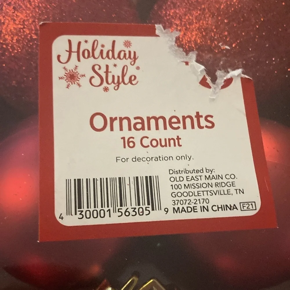 Holiday style ornaments 16 count red glitter beautiful